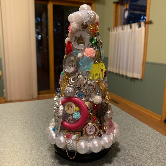 ELEPHANT LOVE Junkdrawer Tree Handmade Decoration - Picture 6 of 16